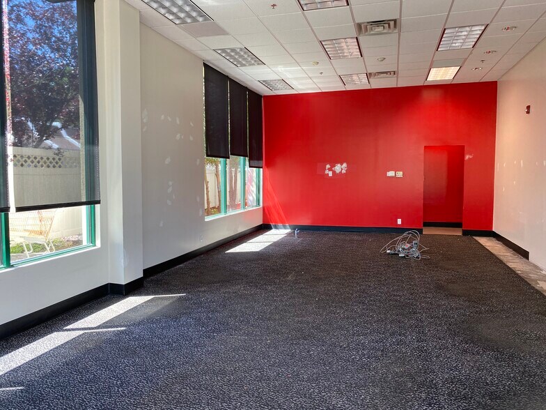 More Photos Of 2350 Nesconset Hwy, Stony Brook General Retail For Lease