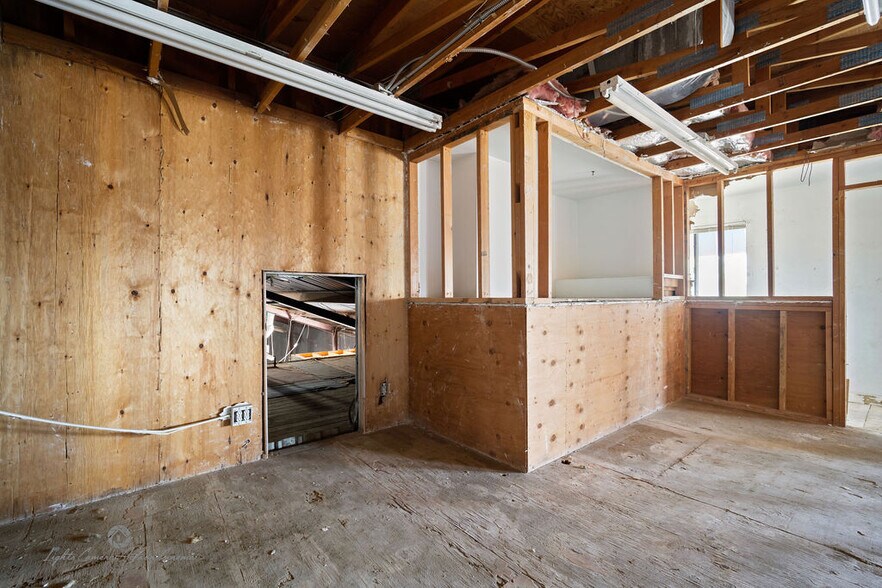 More Photos Of 200 E 19th St, Bakersfield Manufacturing For Sale