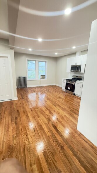 More Photos Of 114 Orchard St, Newark Storefront Retail Residential For Sale
