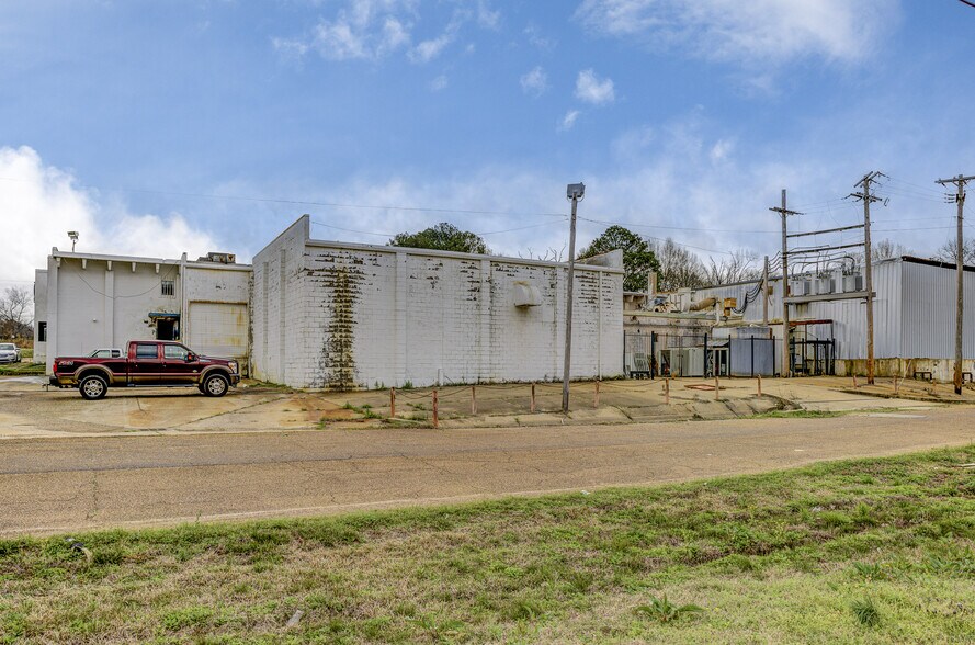More Photos Of 4639 Medgar Evers Blvd, Jackson Manufacturing For Sale