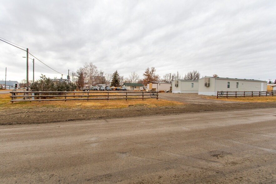 More Photos Of 309 S Minnesota St, Conrad Manufactured Housing Mobile Home Park For Sale