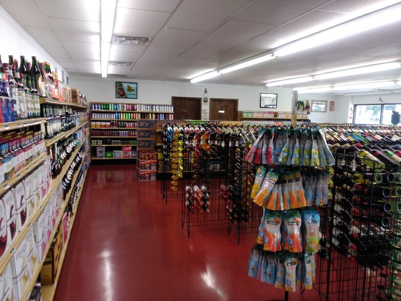 More Photos Of 404-406 W Country Club Rd, Chickasha General Retail For Sale
