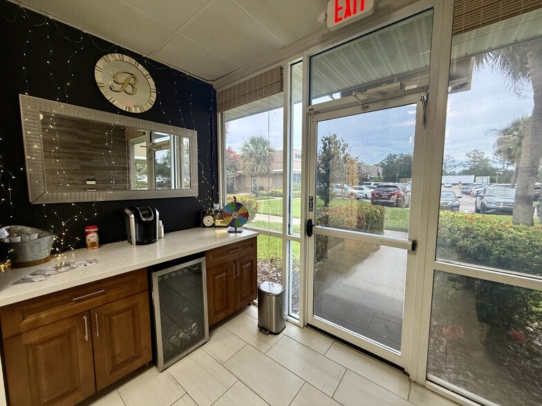 More Photos Of 5404 Hoover Blvd, Tampa Medical For Sale