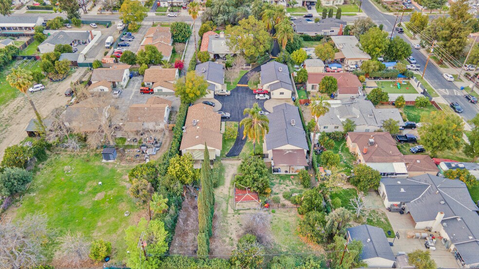 More Photos Of 17520 Kingsbury St, Granada Hills Apartments For Sale