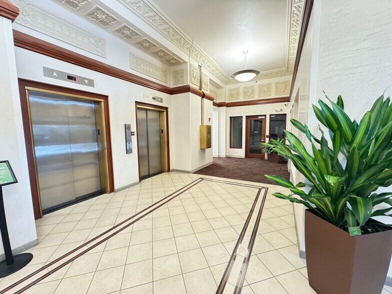 More Photos Of 206 S 13th St, Lincoln Office For Sale