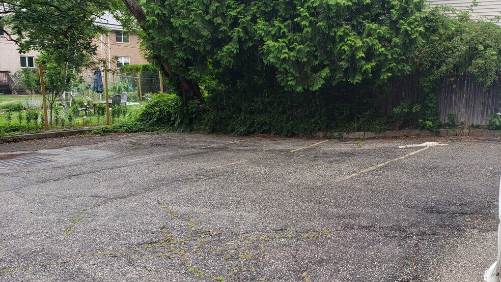 More Photos Of 539 Broad Ave, Palisades Park Freestanding For Sale