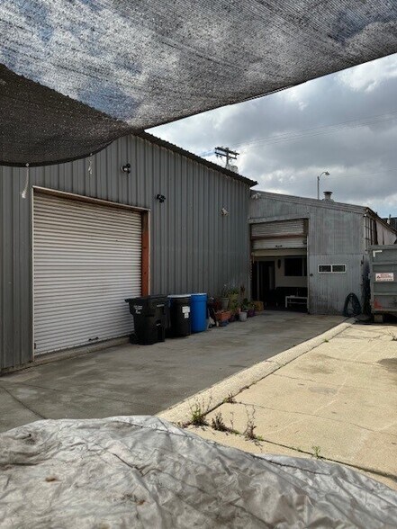 More Photos Of 3365 Union Pacific Ave, Los Angeles Manufacturing For Sale