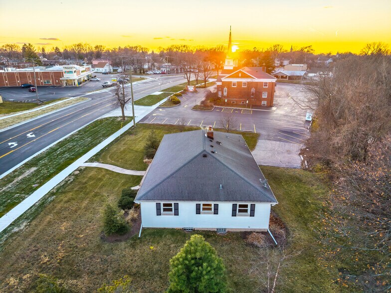 More Photos Of 704 E 9th St, Lockport Medical For Sale