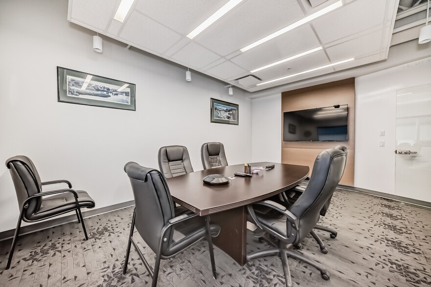 More Photos Of 9040-9058 22nd Ave SW, Edmonton Showroom For Sale