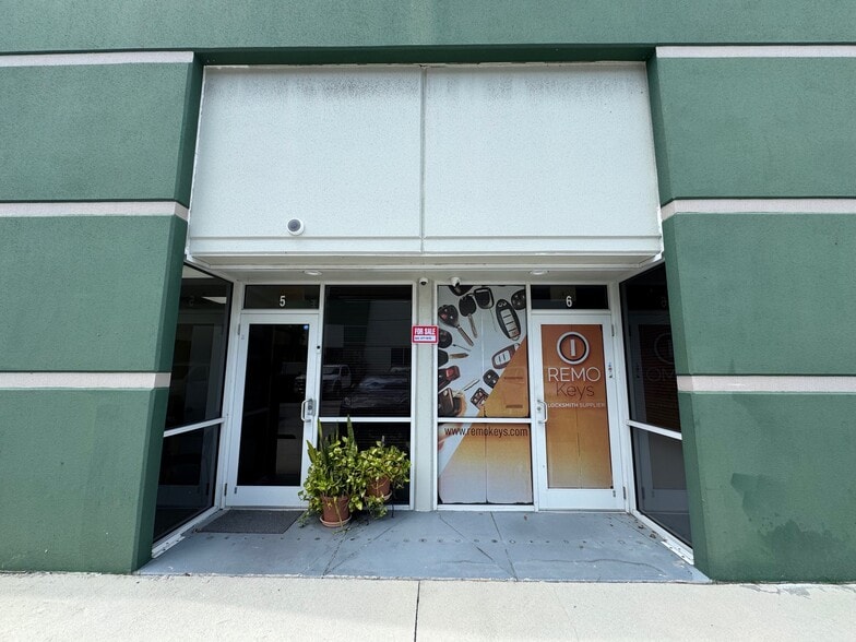 More Photos Of 1325 NW 98th Ct, Doral Warehouse For Sale