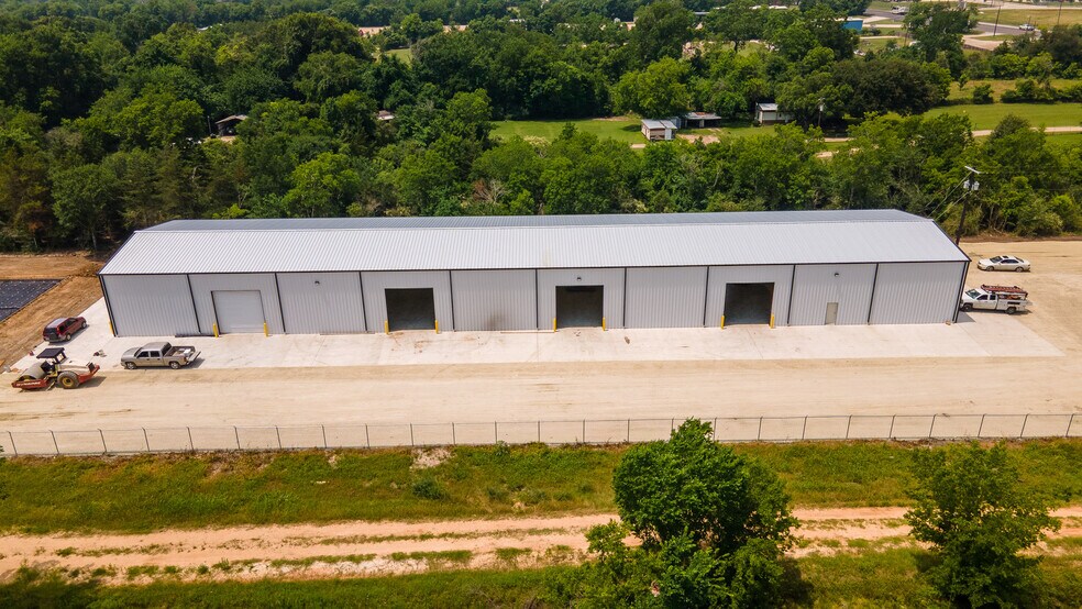 More Photos Of E SH-21 Bryan, Bryan Warehouse For Lease