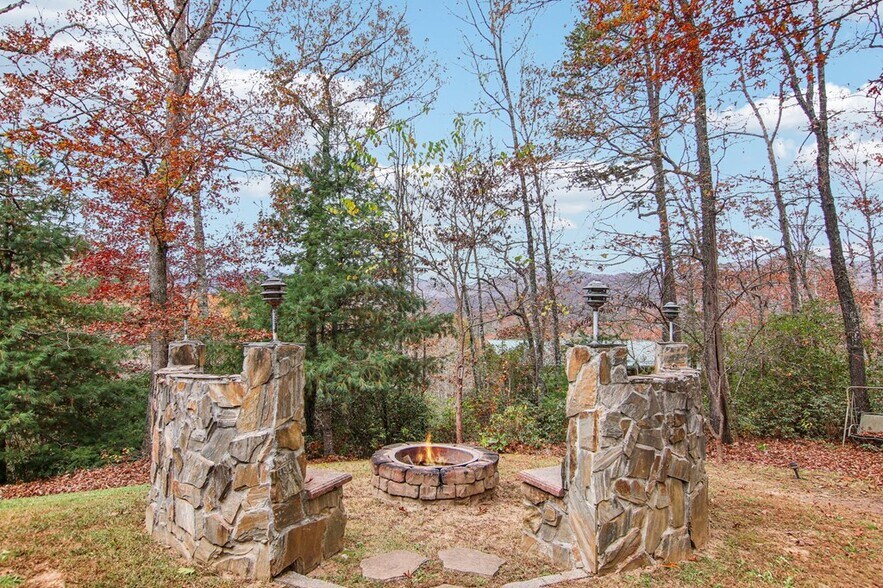 More Photos Of 354 Ivy Ridge Cir, Sylva Specialty For Sale