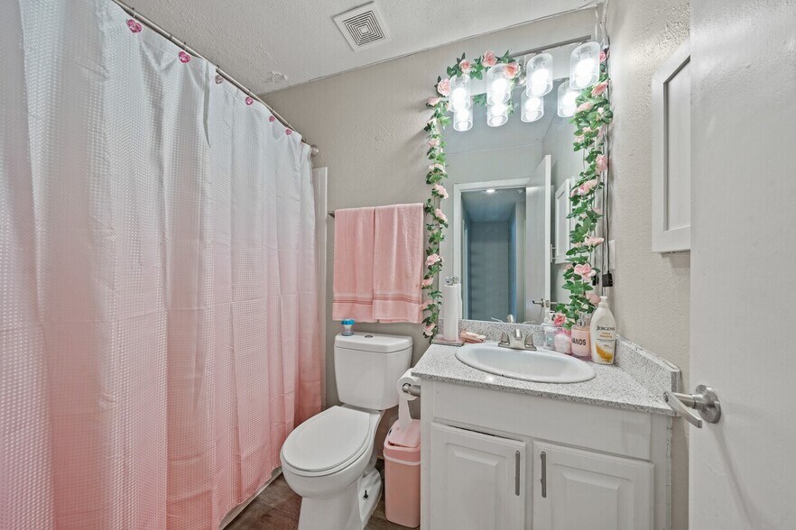 More Photos Of 1707 E 97th St, Kansas City Apartments For Sale