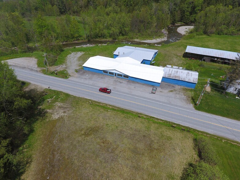 More Photos Of 303 Willoughby Ave, Orleans Freestanding For Sale