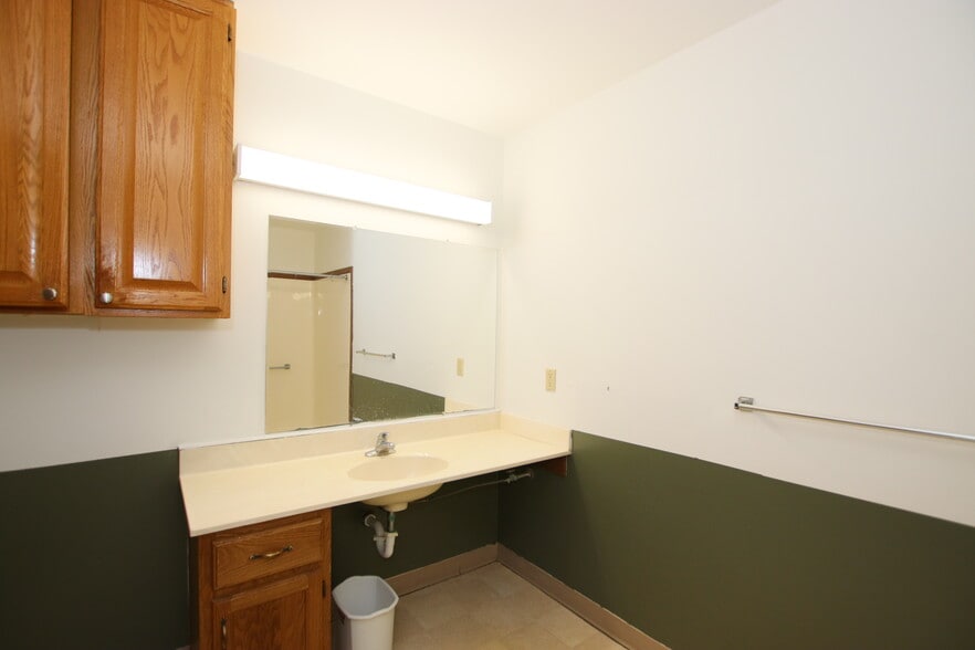 More Photos Of 496 Wisconsin Ct, Fond Du Lac Rehabilitation Center For Sale