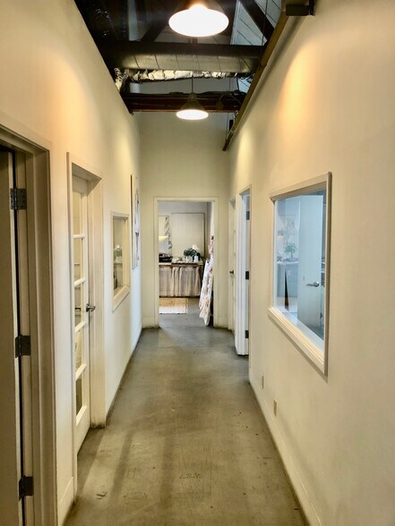 More Photos Of 5420 W 83rd St, Los Angeles Warehouse For Lease