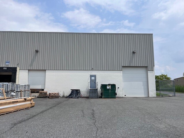 More Photos Of 311 Carroll Dr, New Castle Warehouse For Lease