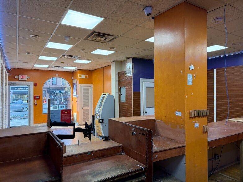 More Photos Of 605 Washington St, Hoboken Storefront For Lease