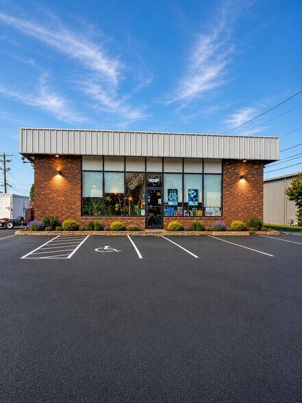 Primary Photo Of 473 Washington Ave, North Haven Freestanding For Lease