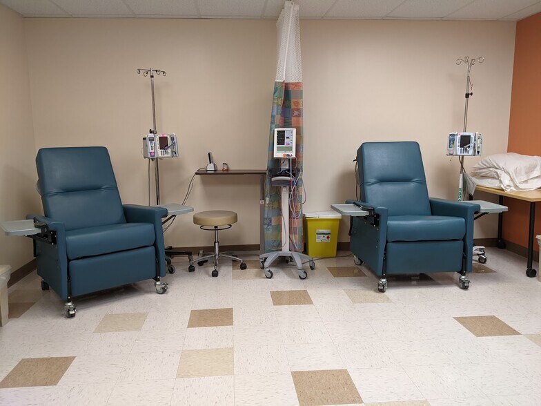 More Photos Of 3229 E Genesee St, Syracuse Medical For Sale