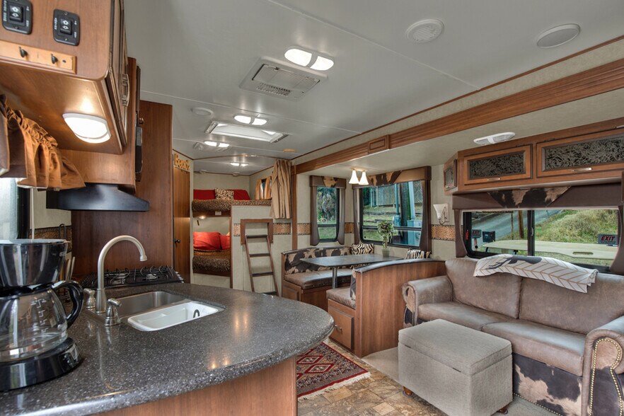 More Photos Of 7367 River Rd, New Braunfels Lodge Meeting Hall For Sale