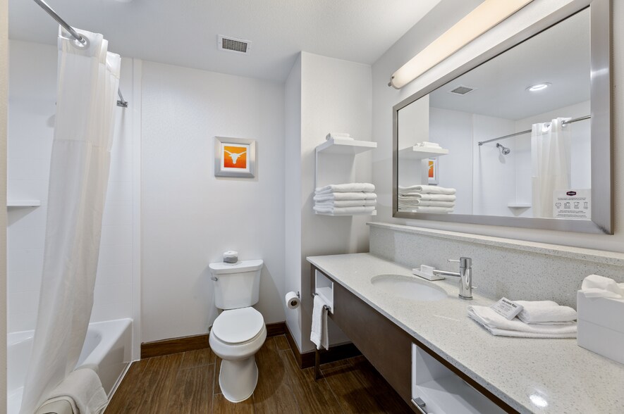 More Photos Of 151 Bunton Creek Rd, Kyle Hotel For Sale