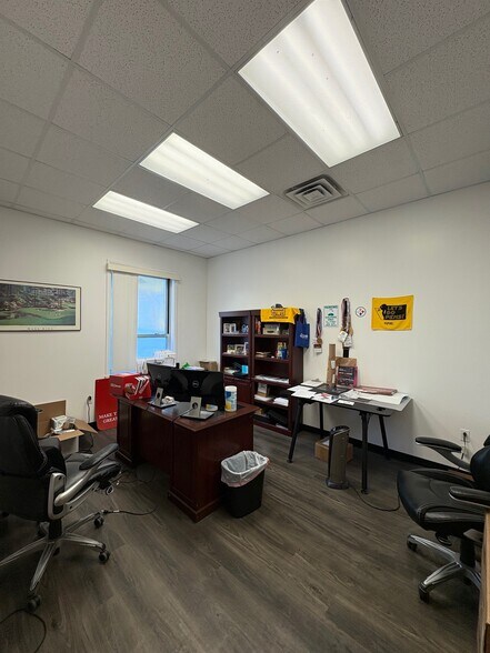 More Photos Of 4388 Gibsonia Rd, Gibsonia Warehouse For Lease