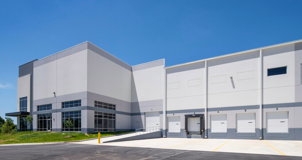 More Photos Of 142 Serviceberry Way, Mooresville Distribution For Lease