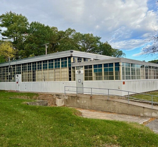 More Photos Of 1 Lacey Pl, Southport Light Manufacturing For Sale