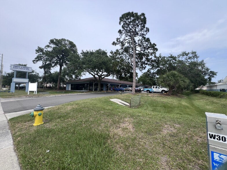 More Photos Of 4102 34th St S, Saint Petersburg Storefront Retail Office For Lease