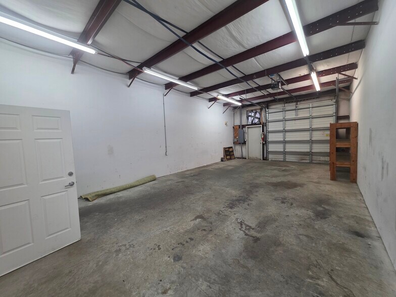 More Photos Of 311 Judges Rd, Wilmington Flex For Lease