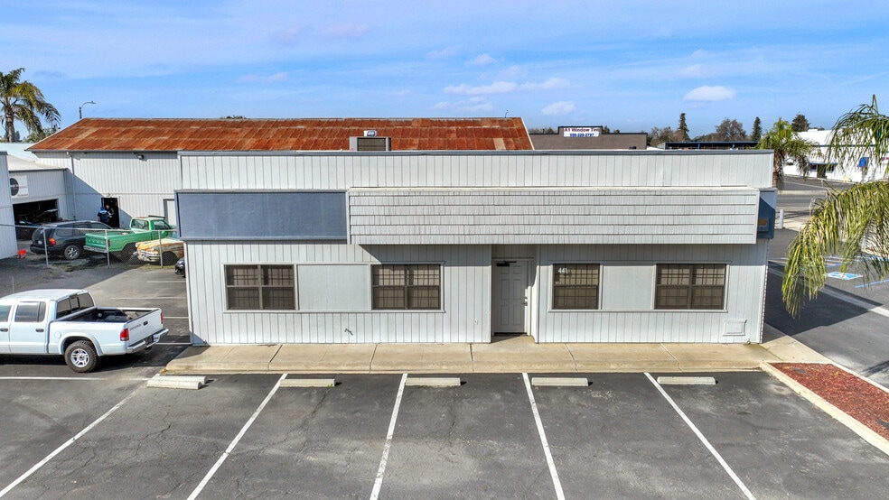 More Photos Of 441 N M St, Tulare Office For Lease