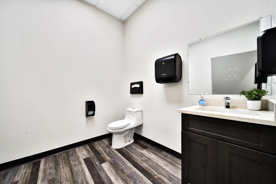 More Photos Of 5939 Albert Dr, Humble Light Distribution For Sale