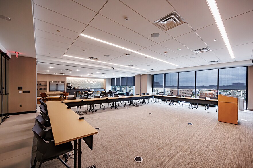 More Photos Of 521 E 2nd St, Tulsa Office For Lease