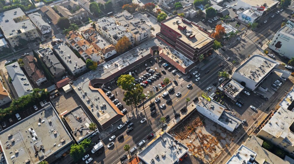 More Photos Of 15030 Ventura Blvd, Sherman Oaks Unknown For Lease