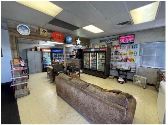 More Photos Of 326 Broadway Ave S, Buhl Auto Repair For Sale