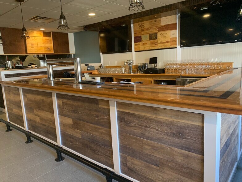 More Photos Of 48 School St, Lincoln Restaurant For Sale