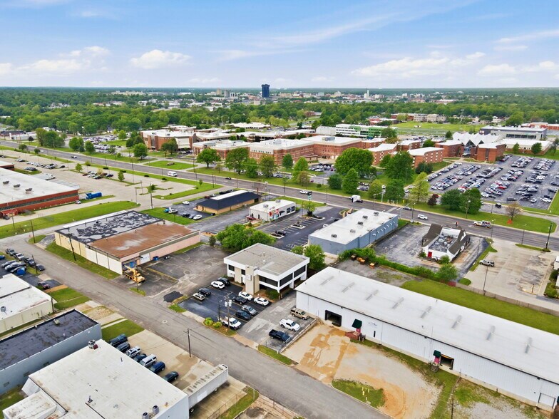 More Photos Of 1331 N Stewart Ave, Springfield Medical For Sale
