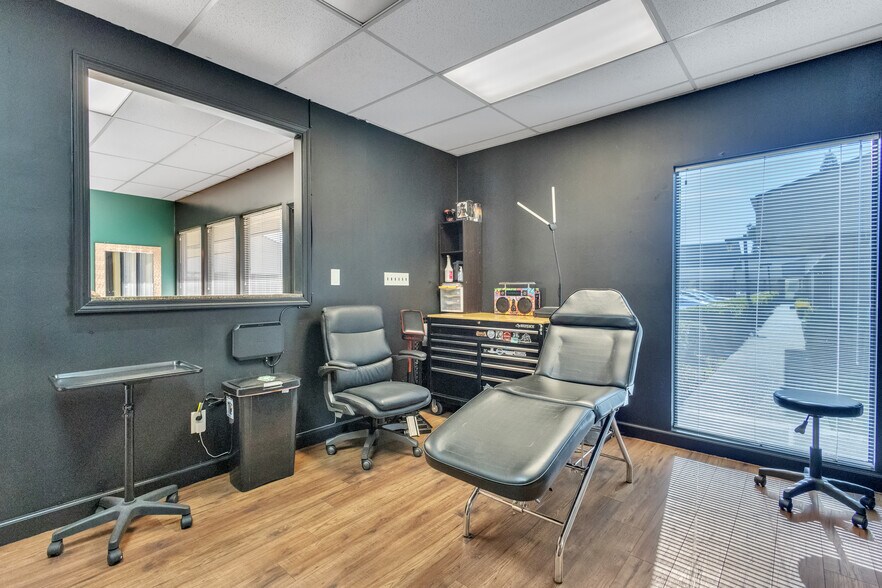 More Photos Of 2027 Grand Canal Blvd, Stockton Office For Sale