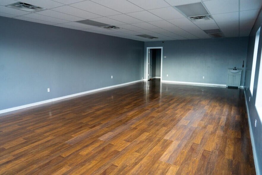 More Photos Of 863 E Saint George Blvd, St George Storefront For Lease