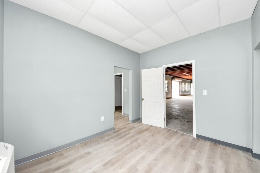 More Photos Of 12024 Alief Clodine Rd, Houston Light Distribution For Sale