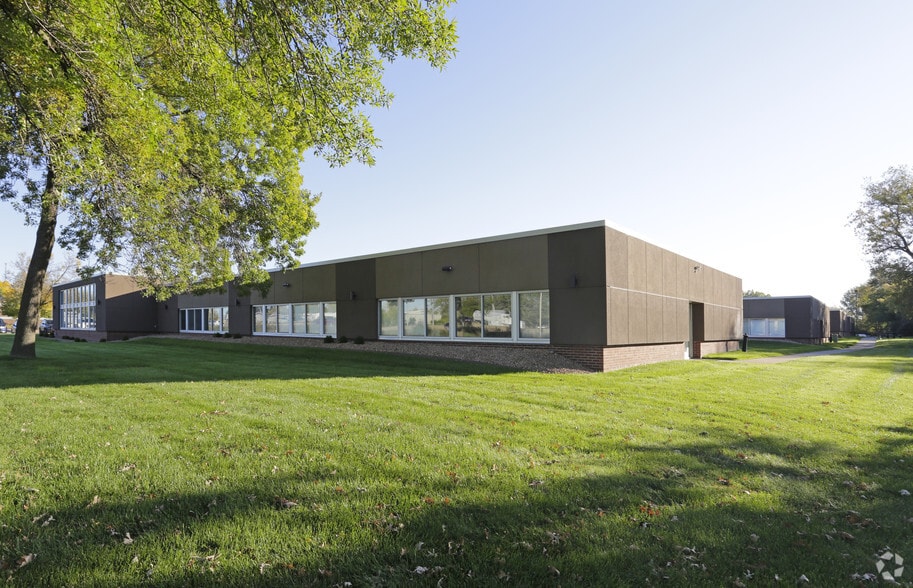 More Photos Of 620 Mendelssohn Ave N, Golden Valley Office For Sale