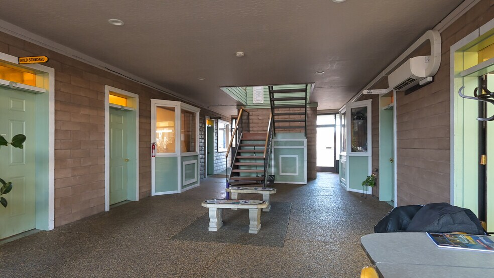 More Photos Of 1824 NE Division St, Bend General Retail For Lease