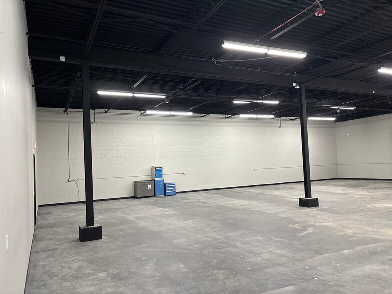 More Photos Of 10 Mt Read Blvd, Rochester Light Distribution For Lease