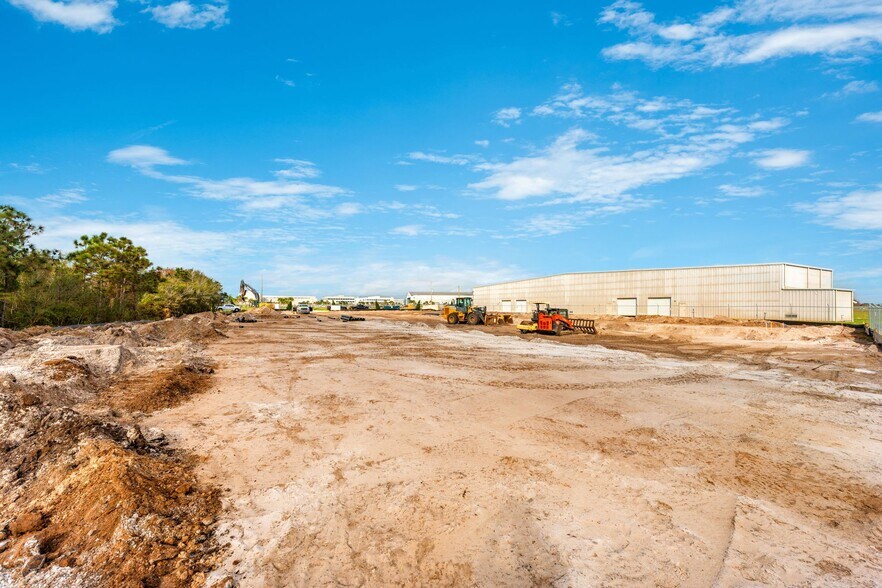 More Photos Of 805 Tower Access Rd, Melbourne Airplane Hangar For Sale