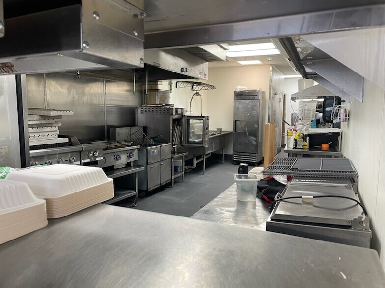 More Photos Of 200 Dauphin St, Mobile Storefront Retail Office For Lease