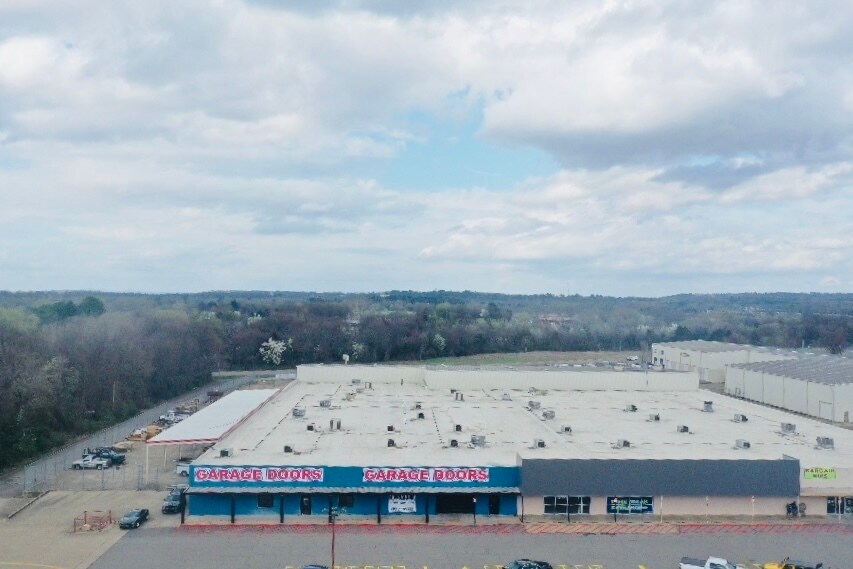 More Photos Of 1509 E Main St, Russellville Warehouse For Lease