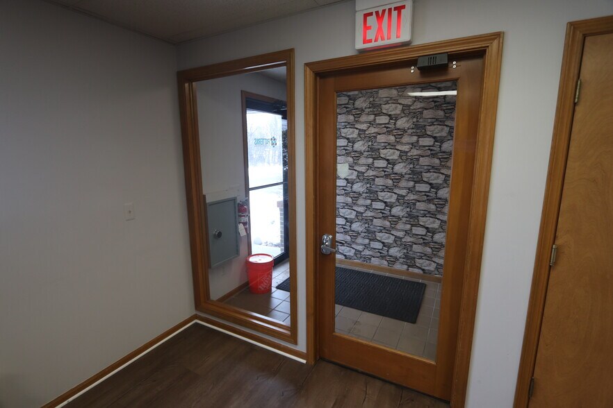 More Photos Of 3471 E Grand River Ave, Howell Office For Lease