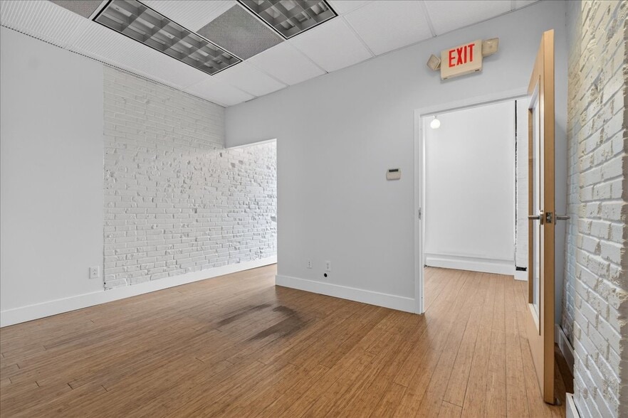 More Photos Of 3721 S Kingshighway Blvd, Saint Louis Office For Lease