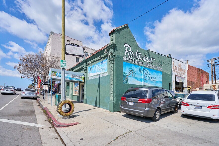 More Photos Of 4067-4075 1/2 Beverly Blvd, Los Angeles Storefront For Sale